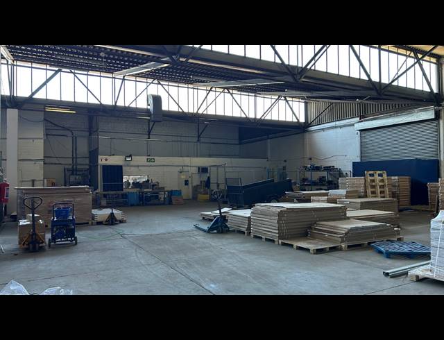 1,810M² WAREHOUSE TO LET IN EPPING INDUSTRIAL
